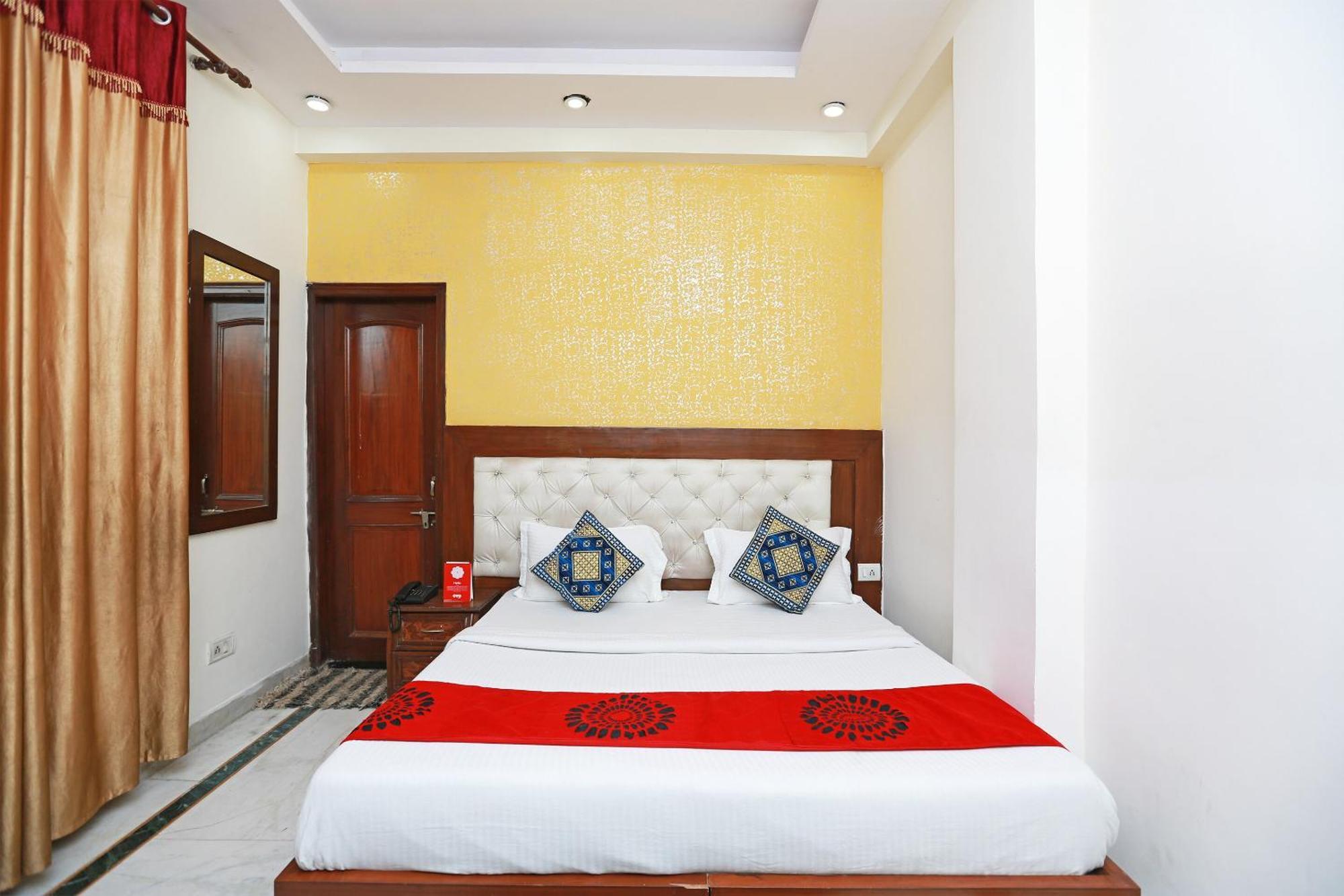 Hotel O Lakshay Residency Гургаон Екстериор снимка